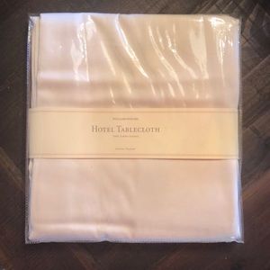 Williams Sonoma Hotel Tablecloth